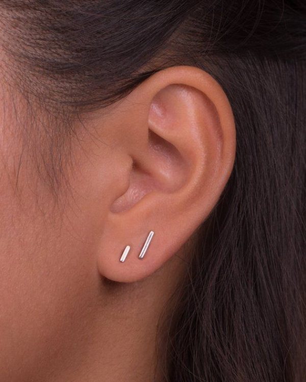 گوشواره ساده خطی نقره‌ای