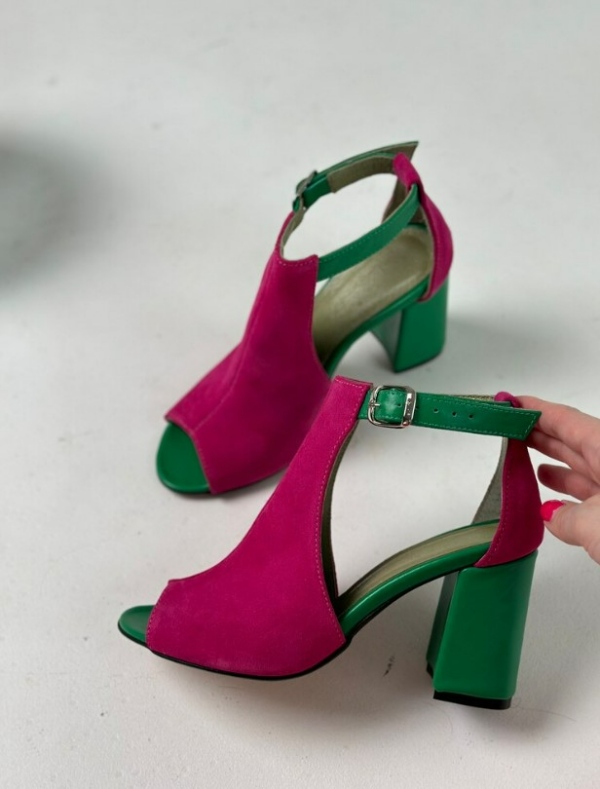 کفش سرخابی و سبز پاشنه بلند زنانه
