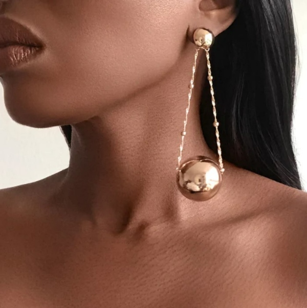 گوشواره‌ آویز بزرگ گوی‌دار
